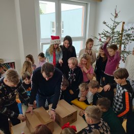 Rozbalovali jsme dárky - iRoboty - huráááá.... 