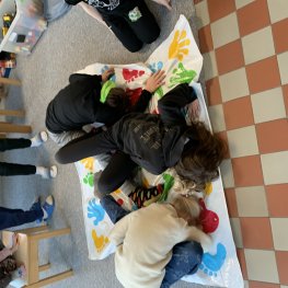 Twister hra plná zábavy
