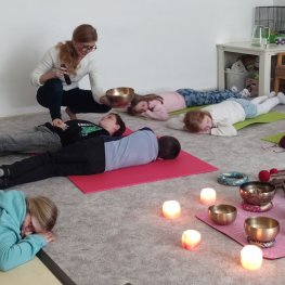 Relaxace ve 2. trojročí - tibetské mísy 