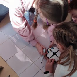 Robotické umění ve II.J 