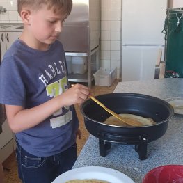 II.J - kluci v kuchyni... 