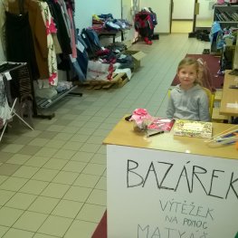 Adventní dílničky a bazárek pro dobrou věc u nás ve škole... 