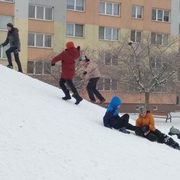 Malí, velcí na sněhu... :-)